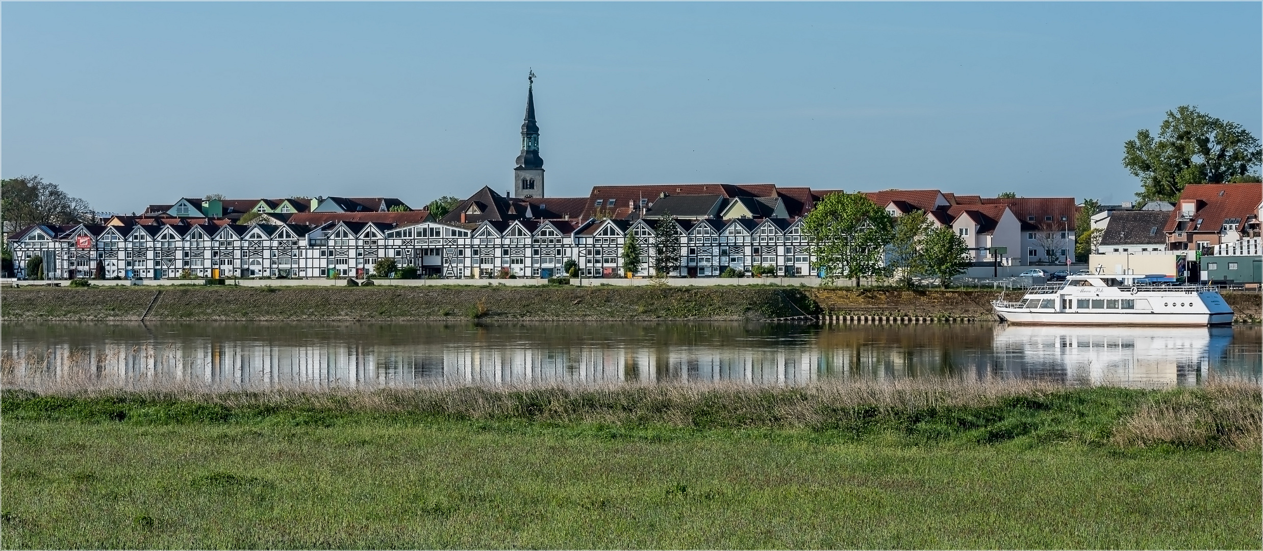 Blick über die Elbe auf Schönebeck