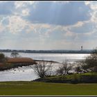 Blick über die Elbe bei auflaufendem Wasser