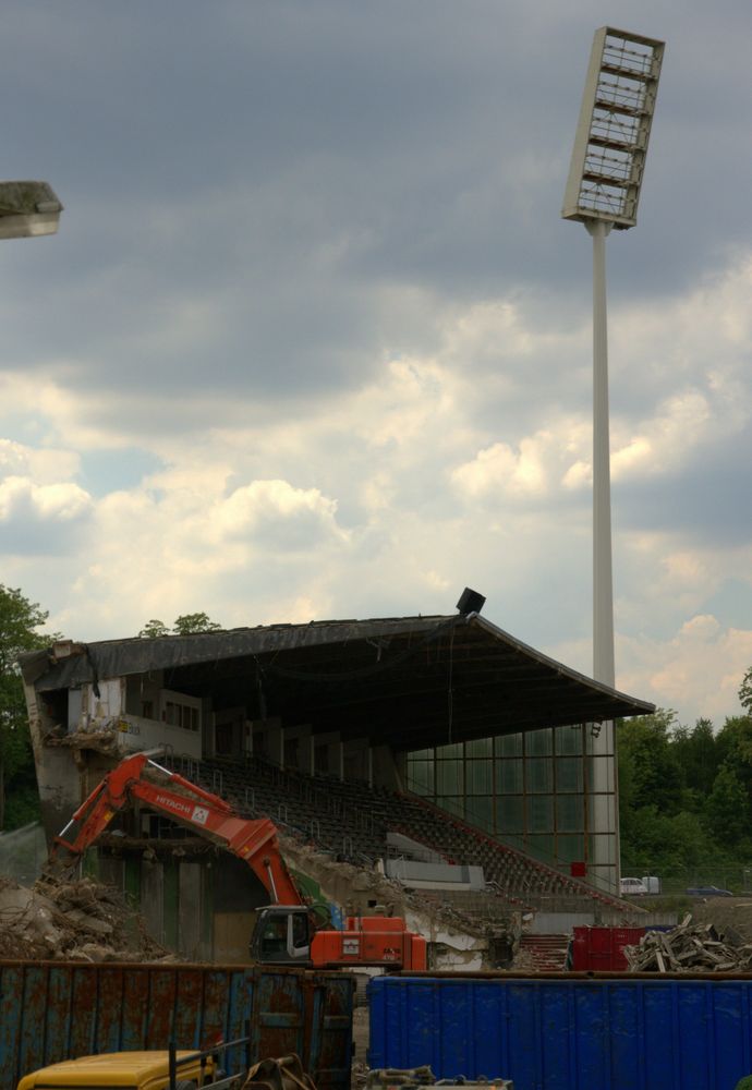 Blick über die letzten Reste des Georg-Melches-Stadions