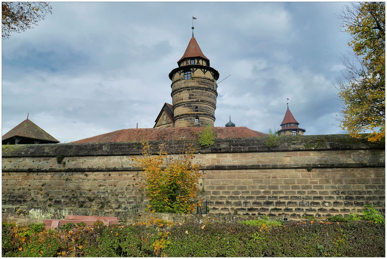 Blick über die Mauer