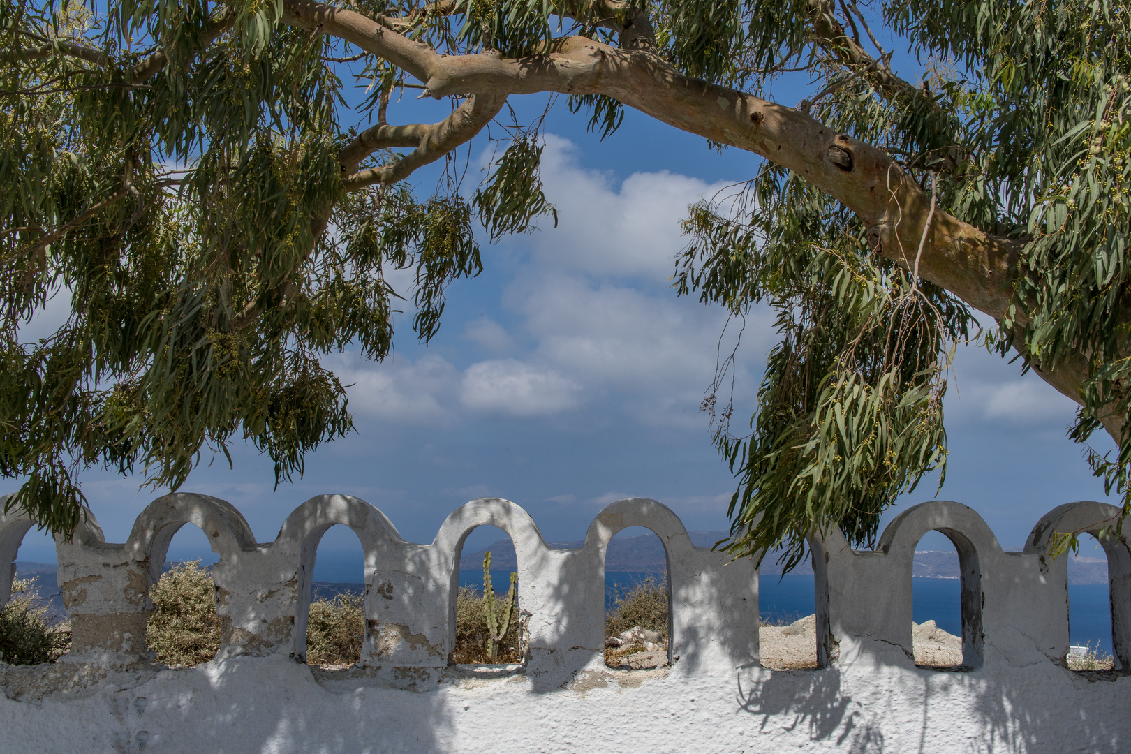 Blick über die Mauer - Fira/Santorin