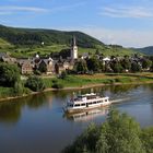 Blick über die Mosel auf Bruttig