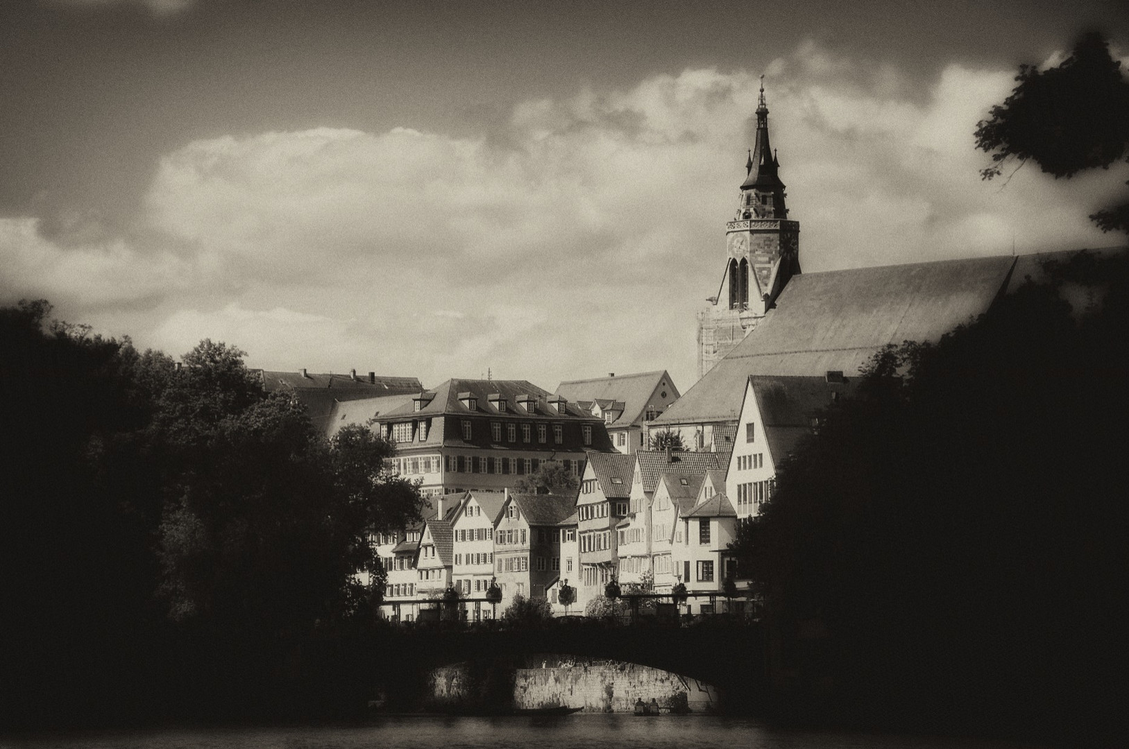 Blick über die Neckarbrücke