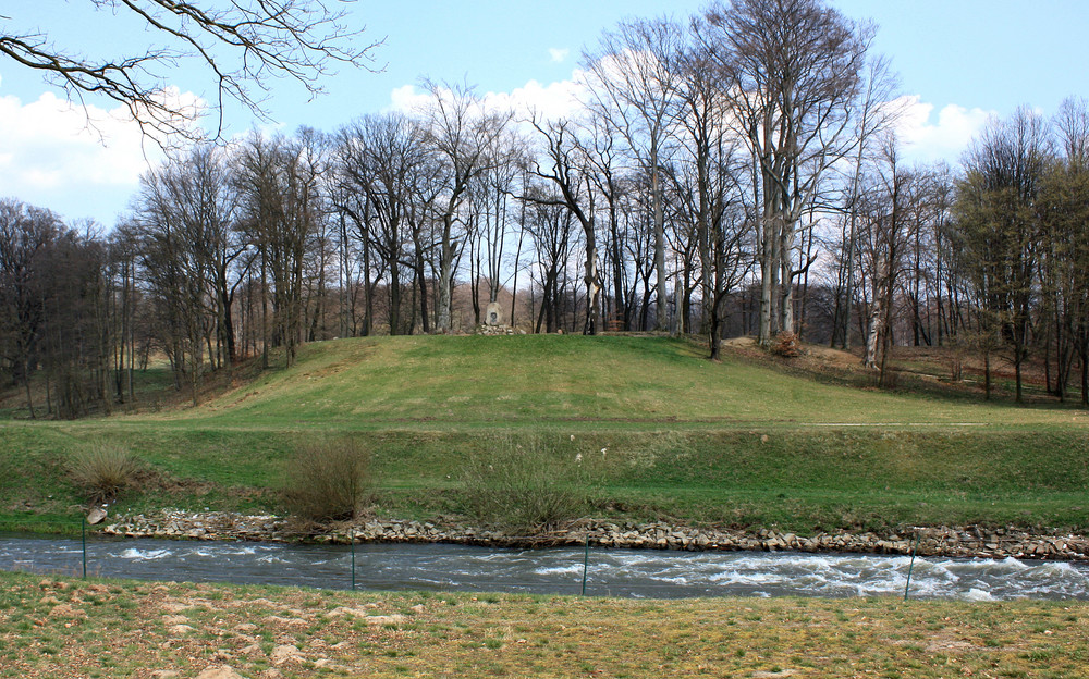 Blick über die Neiße im Fürst Pückler Park zur  polnischen Seite