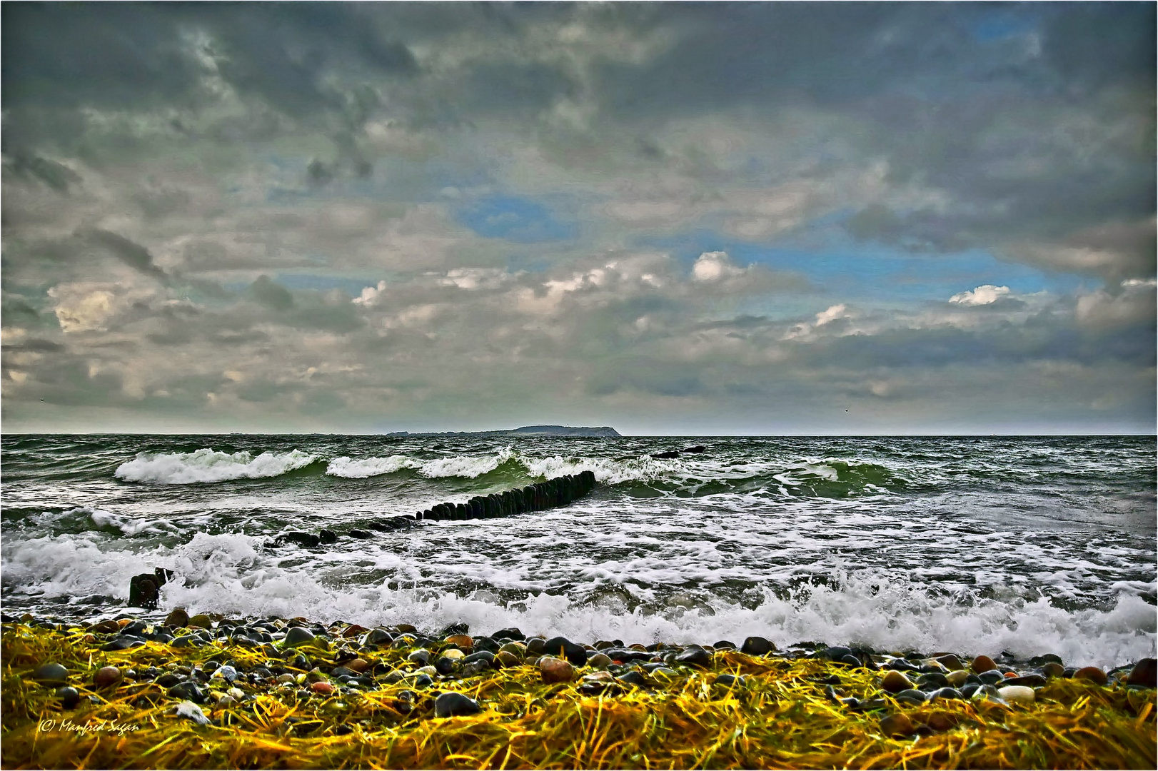 Blick über die Ostsee zur Insel Hiddensee