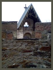 Blick über die Schlossmauer des Schlosses Purschenstein