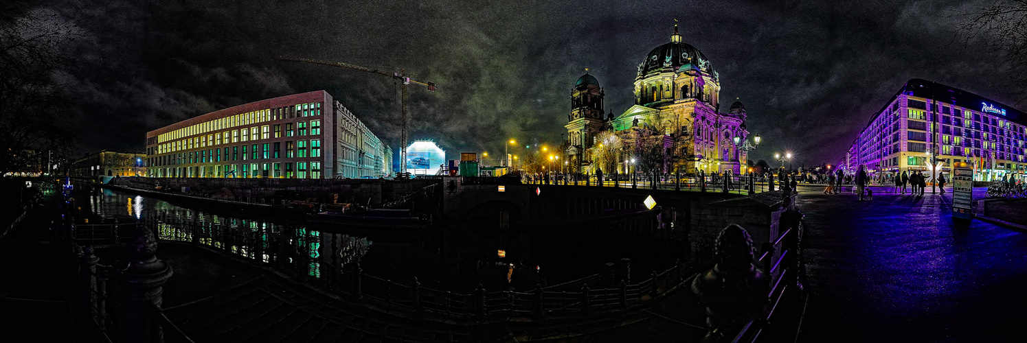 ... Blick über die Spreeinsel ...