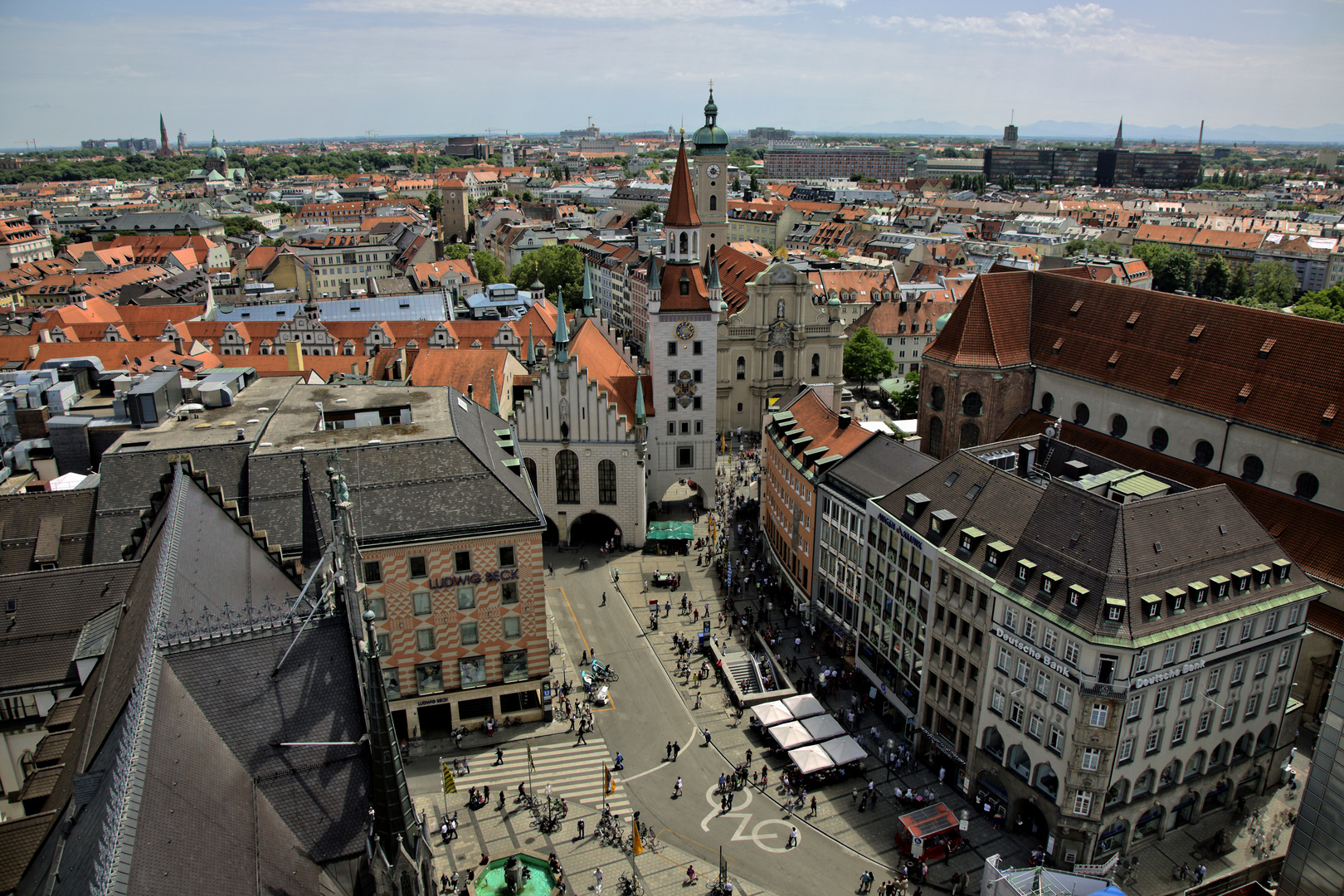 .... Blick über die Stadt ...