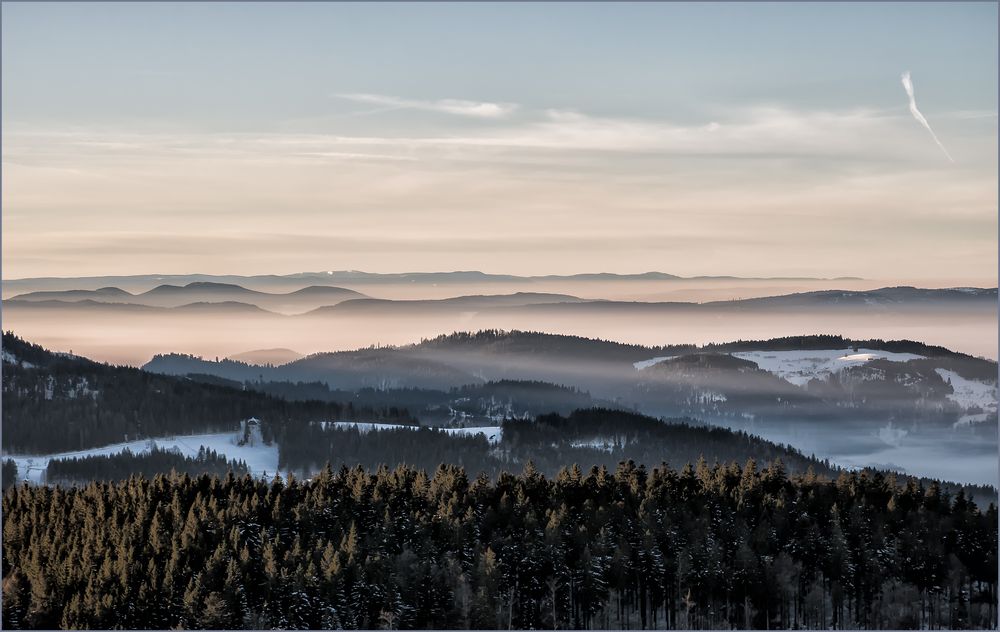 BLICK ÜBER DIE TÄLER.