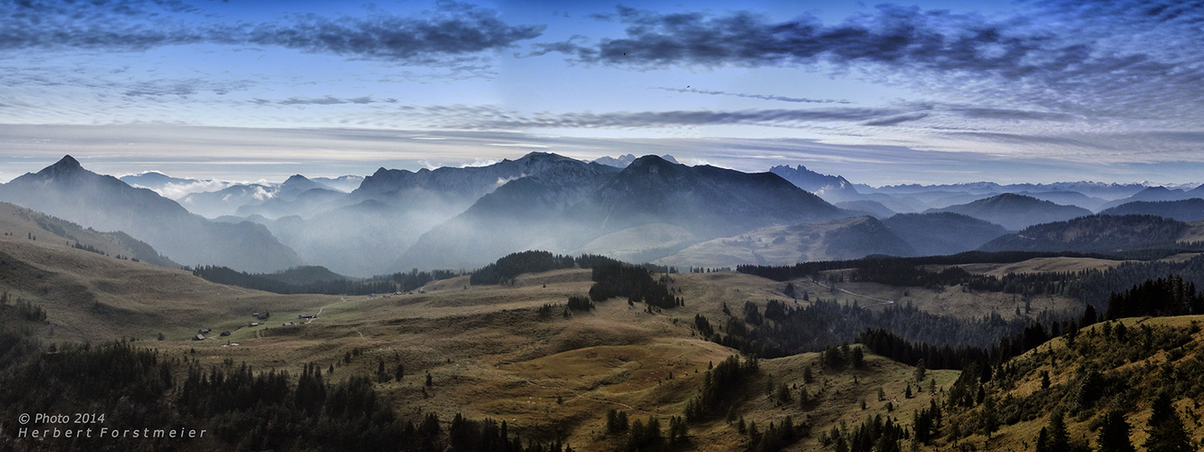 Blick über die Wiesleralm (Dachstein und Bischofsmütze)