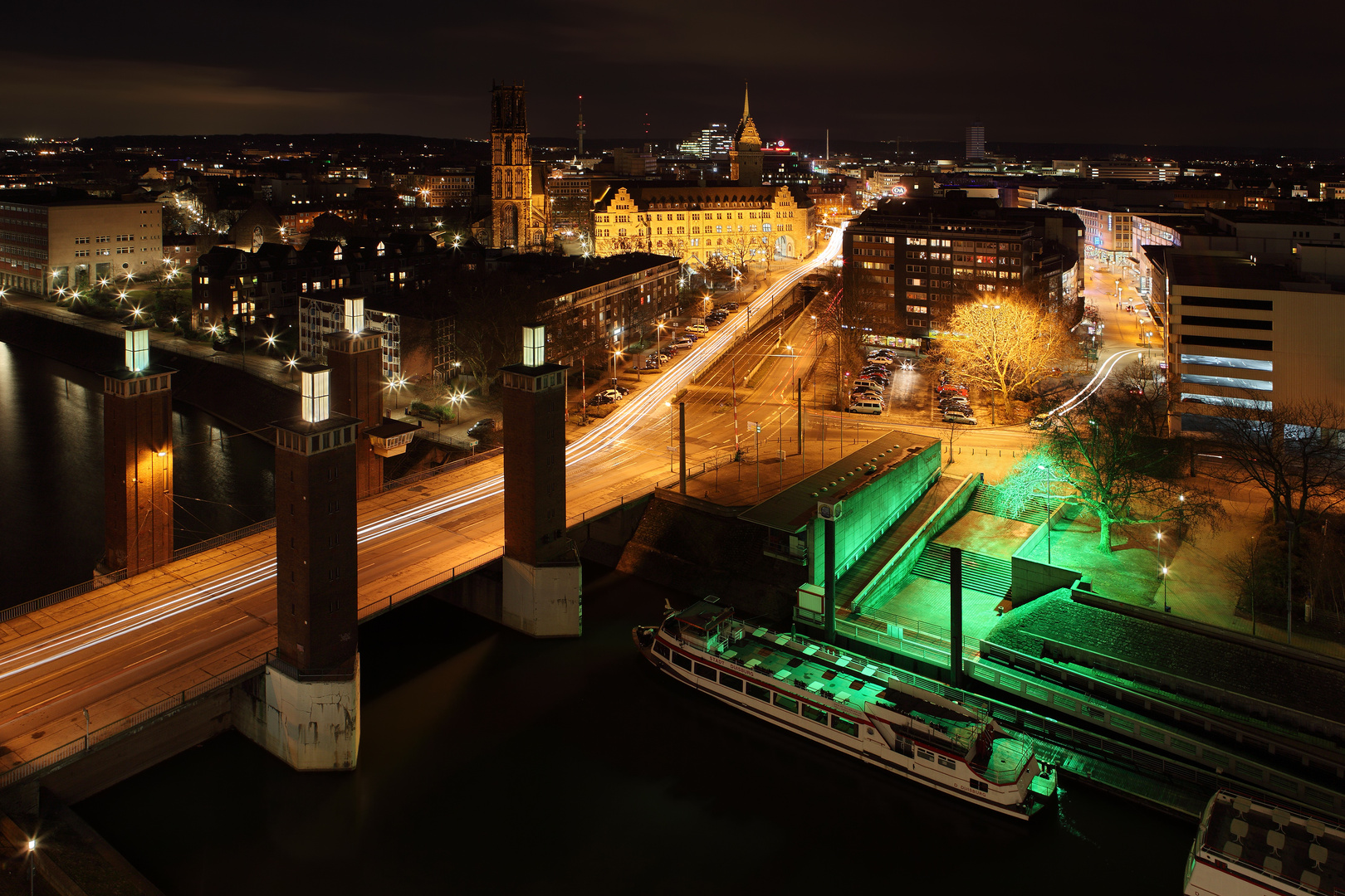 Blick über Duisburg II – Schwanentor und Altstadt