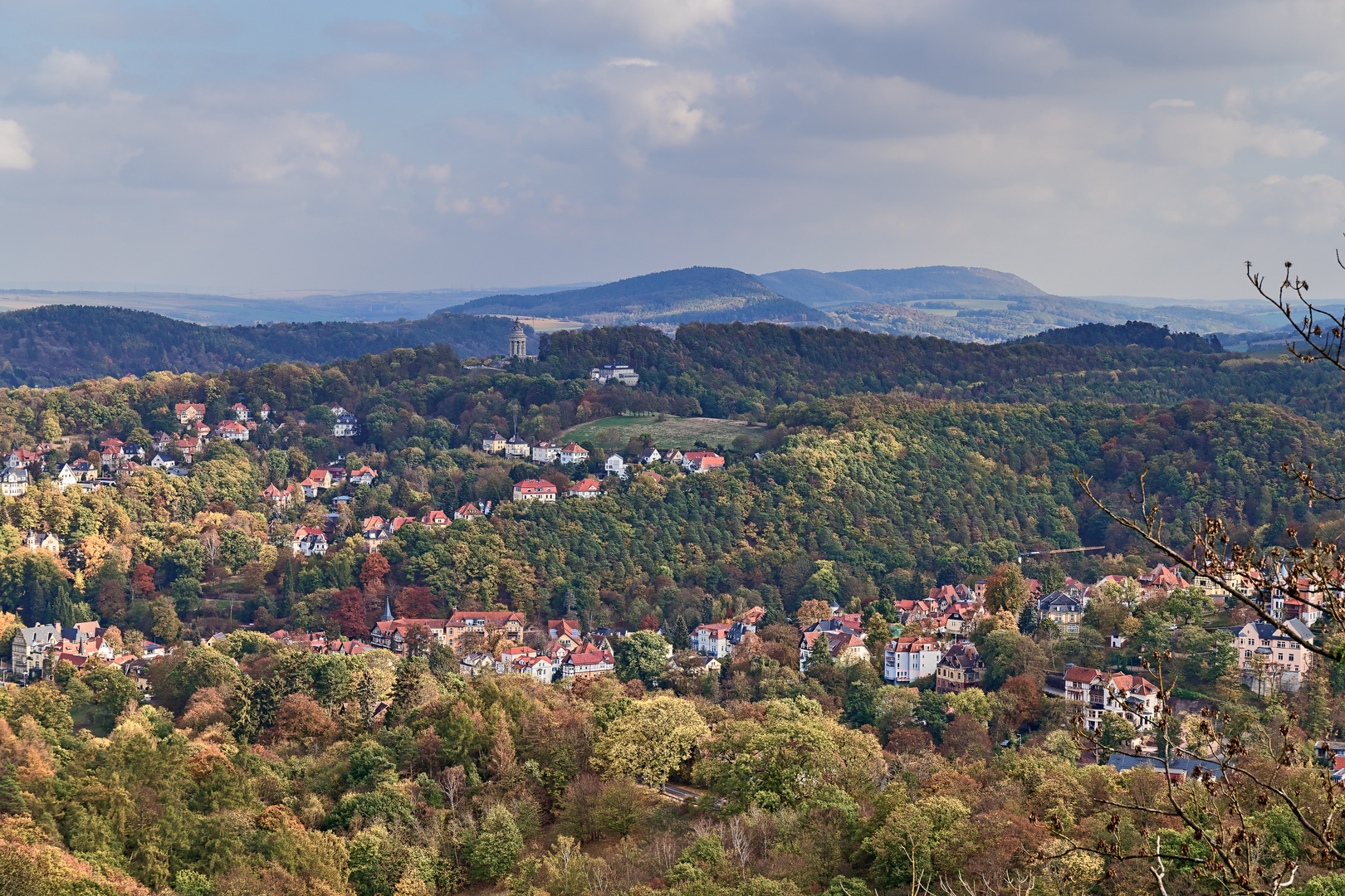 Blick über Eisenach zum Burschenschafts-Denkmal