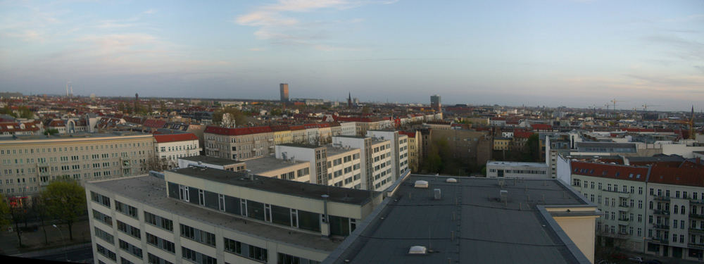 Blick über Friedrichshain ...