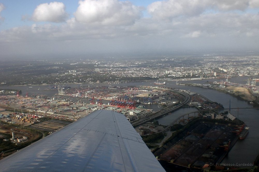 Blick über Hamburg aus von der De Havilland Dove