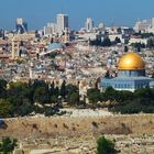 Blick über Jerusalem mit Felsendom, Altstadt und Stadtmauer