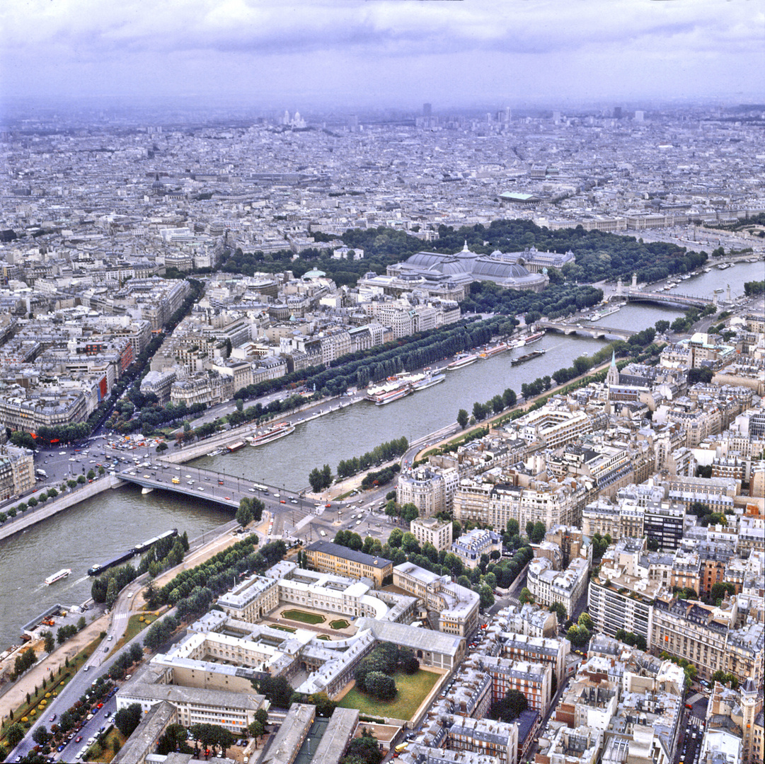 Blick über Paris vom Eiffelturm