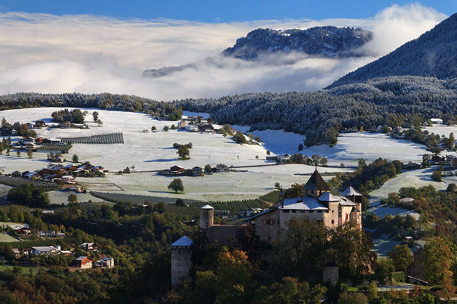 Blick über Schloß Prösels...