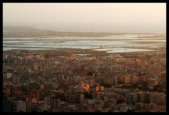 Blick über Trapani zu den Salinen