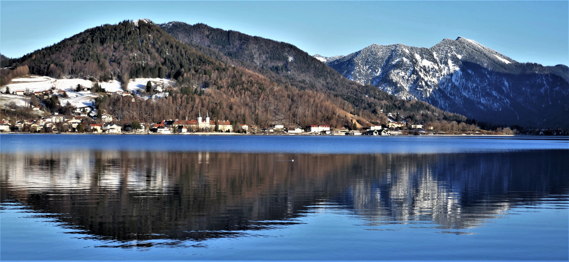 Blick übern Tegernsee nach Tegernsee