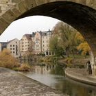 Blick unter die steinerne Brücke.