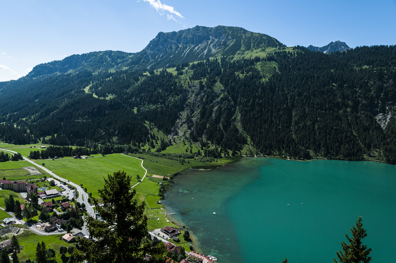 Blick vom Adlerhorst auf den Haldensee