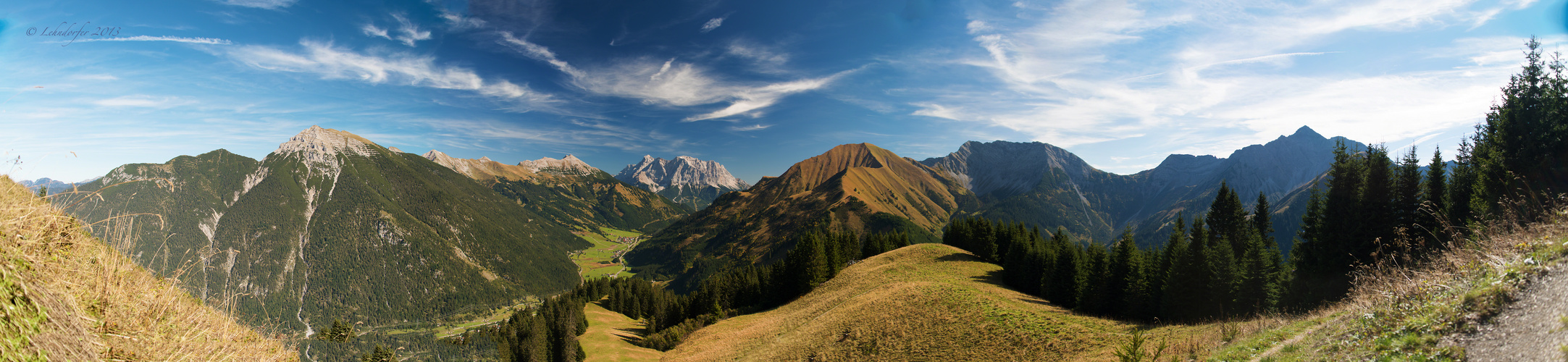 Blick vom Almkopf auf das Zugspitzmassiv