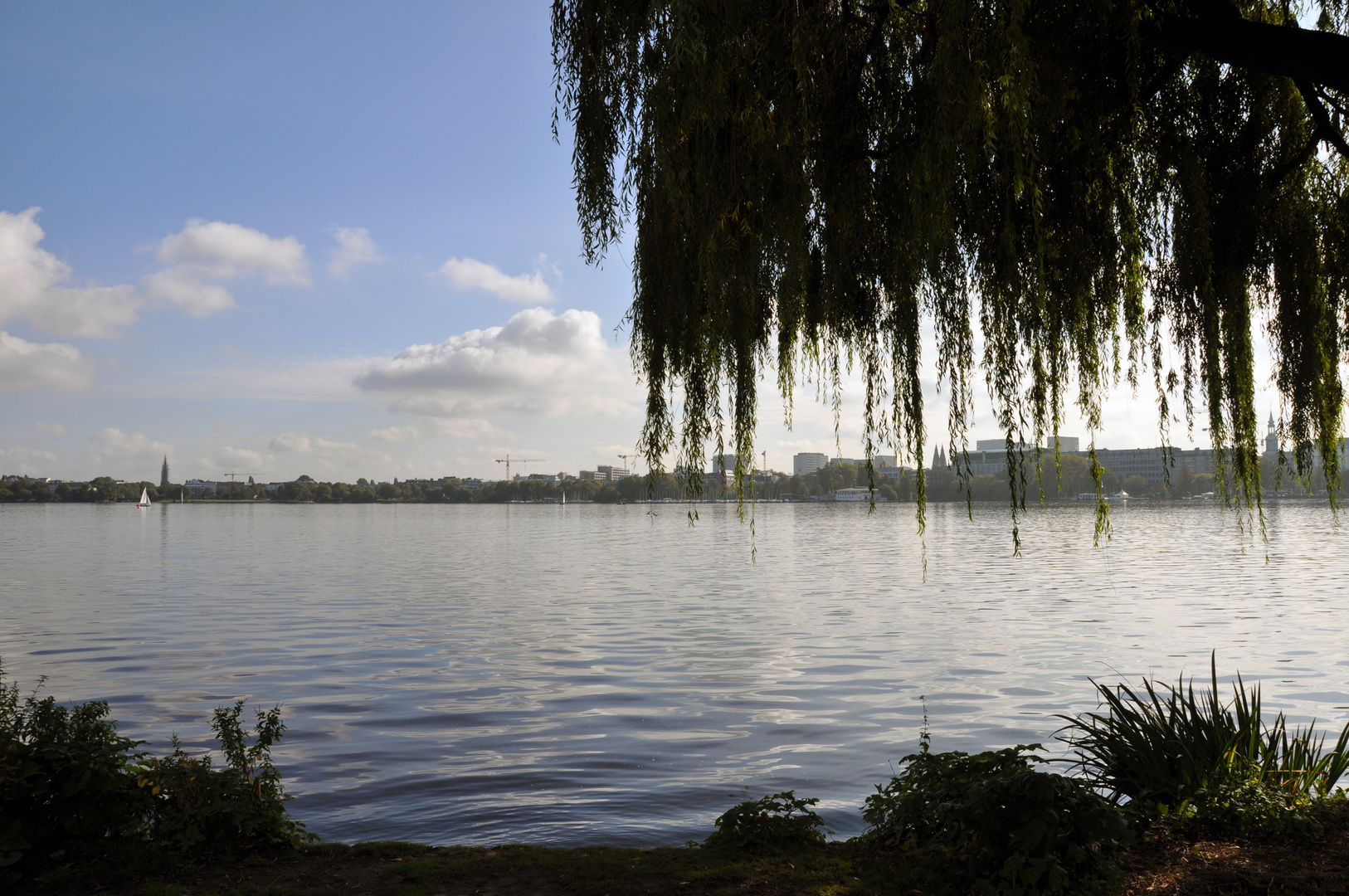 Blick vom Alsterpark Hamburg Richtung St. Georg