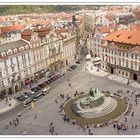 Blick vom Altstädter Rathaus auf den Altstädter Ring mit Hus Denkmal