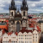 Blick vom Altstädter Rathausturm auf die Teynkirche und den Altstädter Ring von Prag