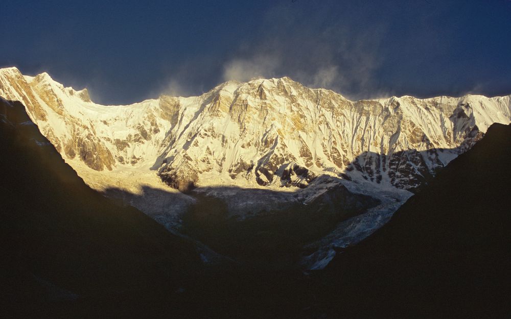 Blick vom Annapurna Base Camp zum Annapurna I am frühen Morgen