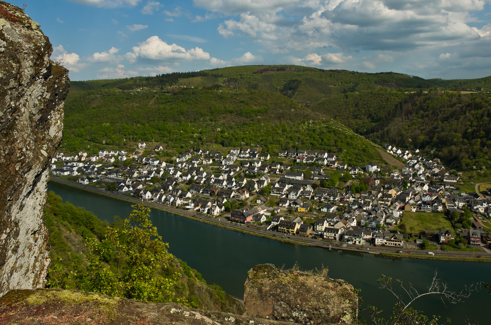 Blick vom Ausoniusstein auf Oberfell