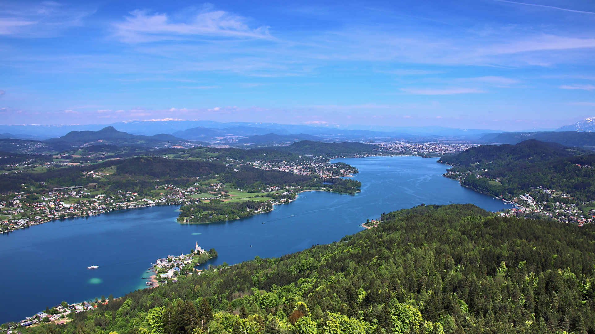 Blick vom Aussichtsturm auf dem Pyramidenkogel