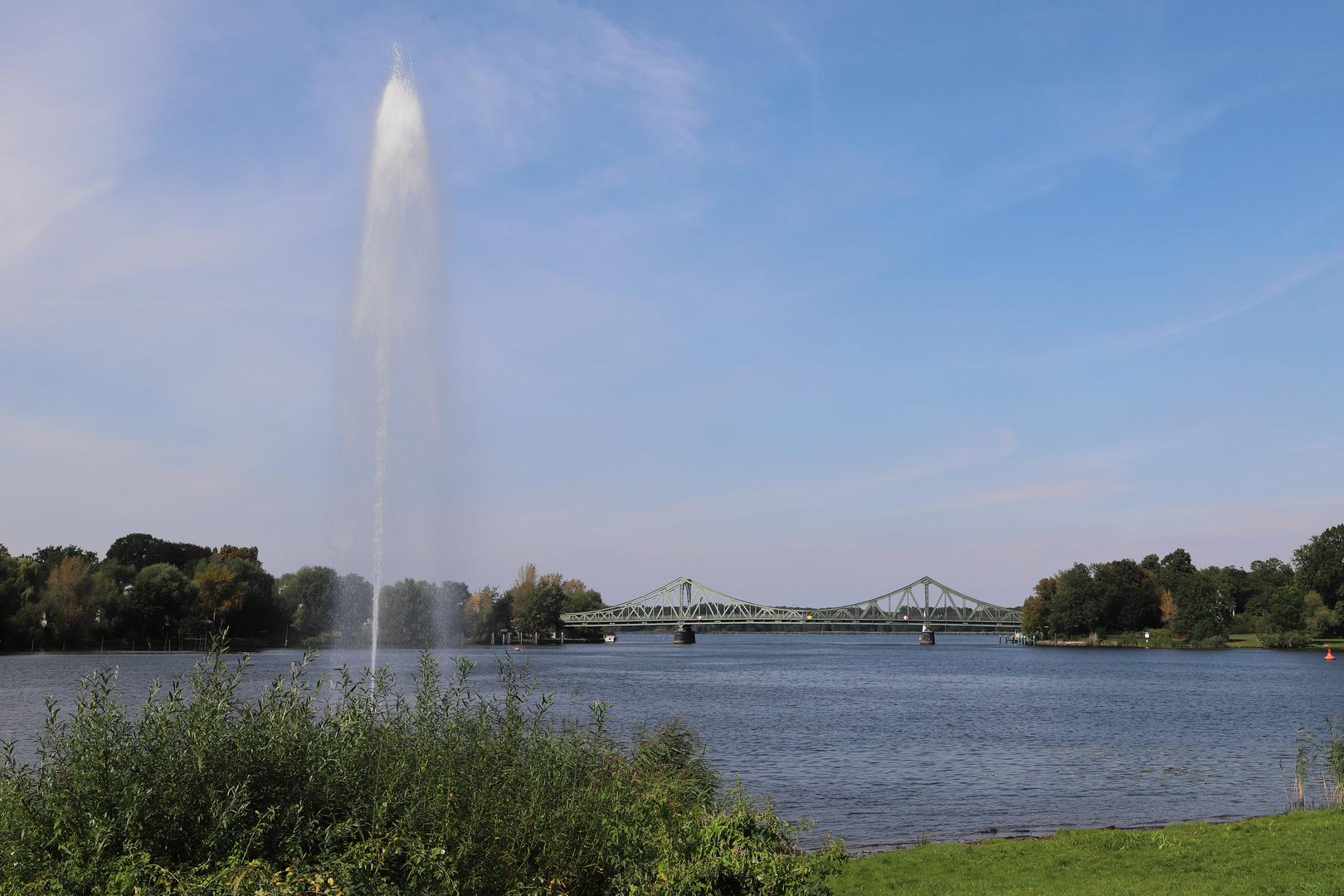 Blick vom Babelsberger Park zur Glienicker Brücke