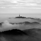 Blick vom Belchen zum Blauen, durch Herbstnebel