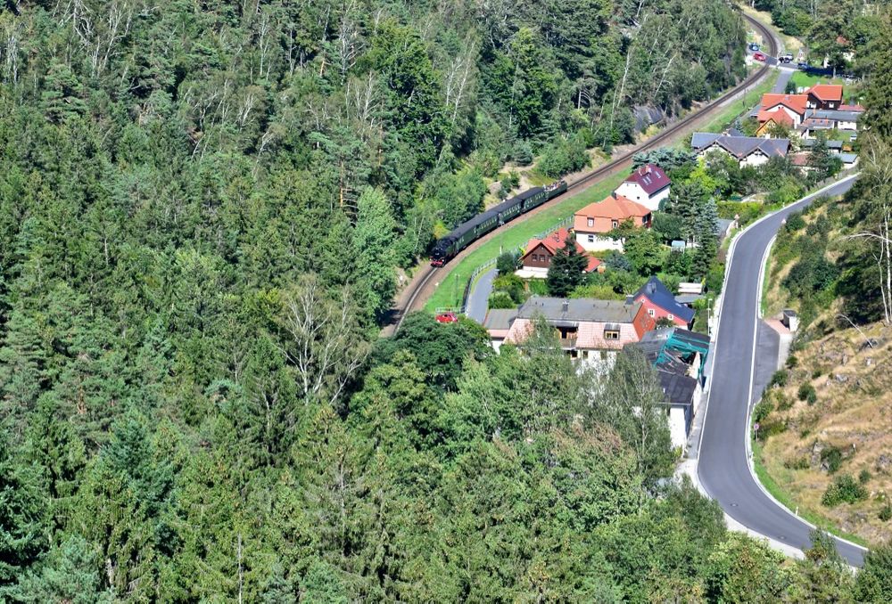 Blick vom Berg Oybin auf den Kurort Oybin