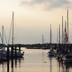 Blick vom Binnenhafen auf die Elbe