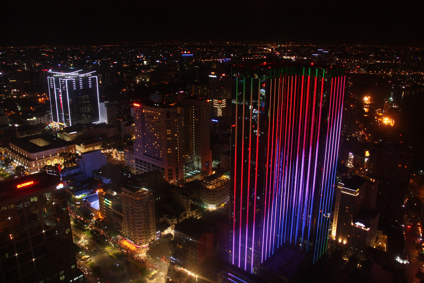 Blick vom Bitexco Financial Tower auf Saigon