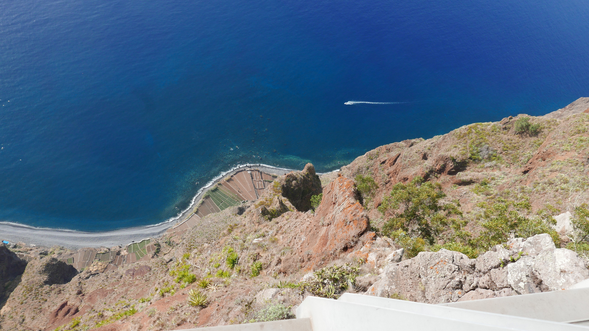 Blick vom Cabo Girao im Westen Madeiras