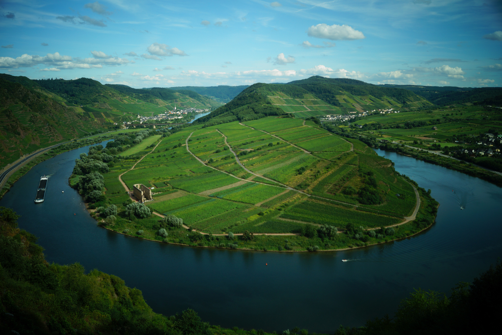 Blick vom Calmont auf den Moselbogen bei Ediger-Eller