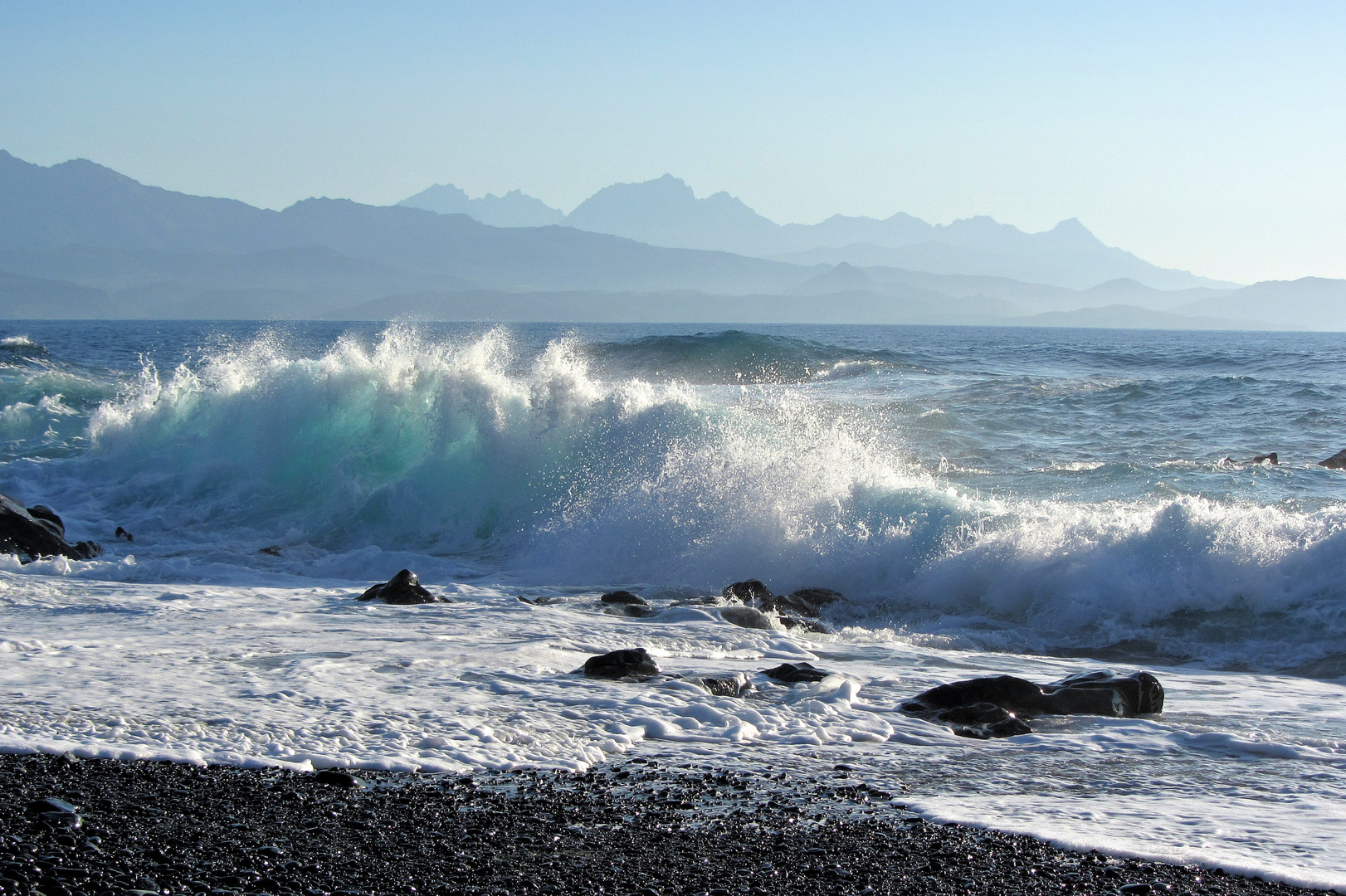 Blick vom Cap Corse zum Cintomassiv