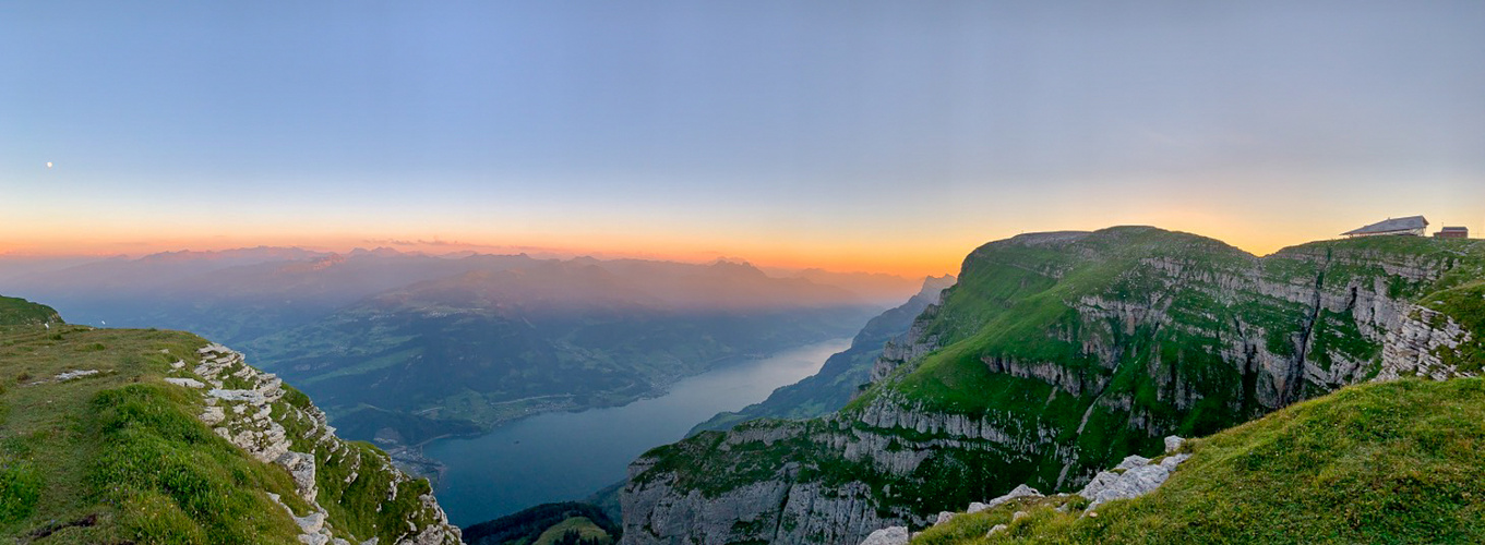 Blick vom Chäserrugg auf den Walensee