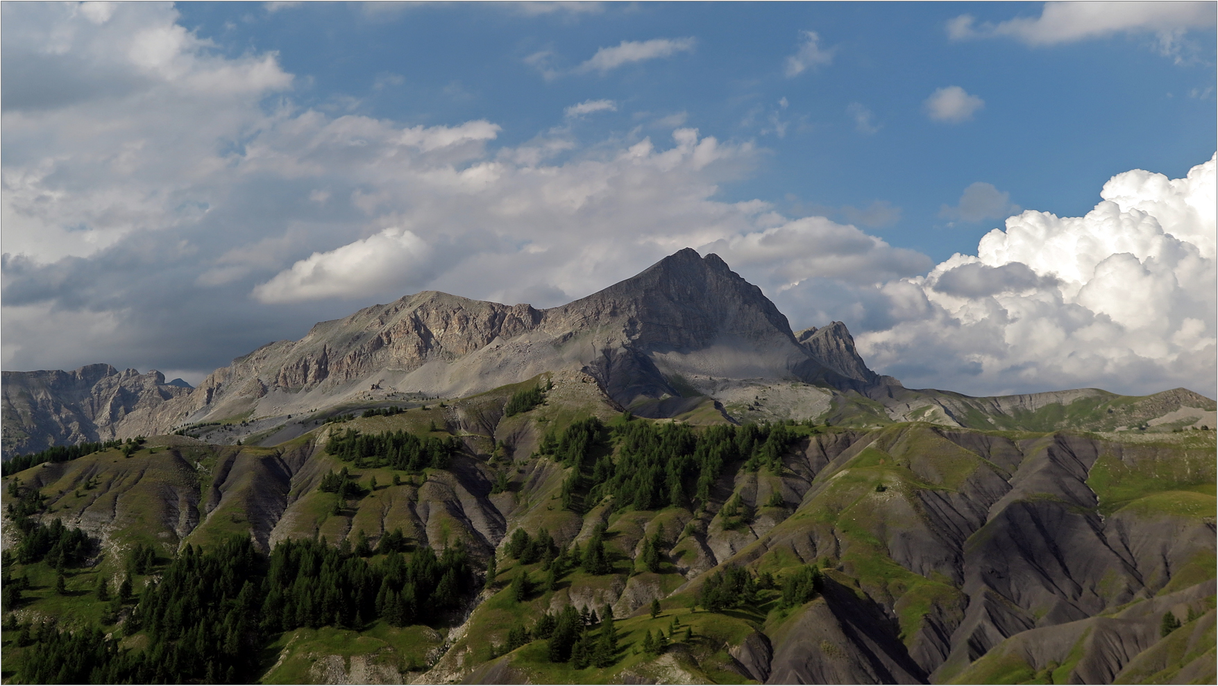 Blick vom "Col de Champs" (2087 m) zum "Tête de l'Encombrette" (2680 m)