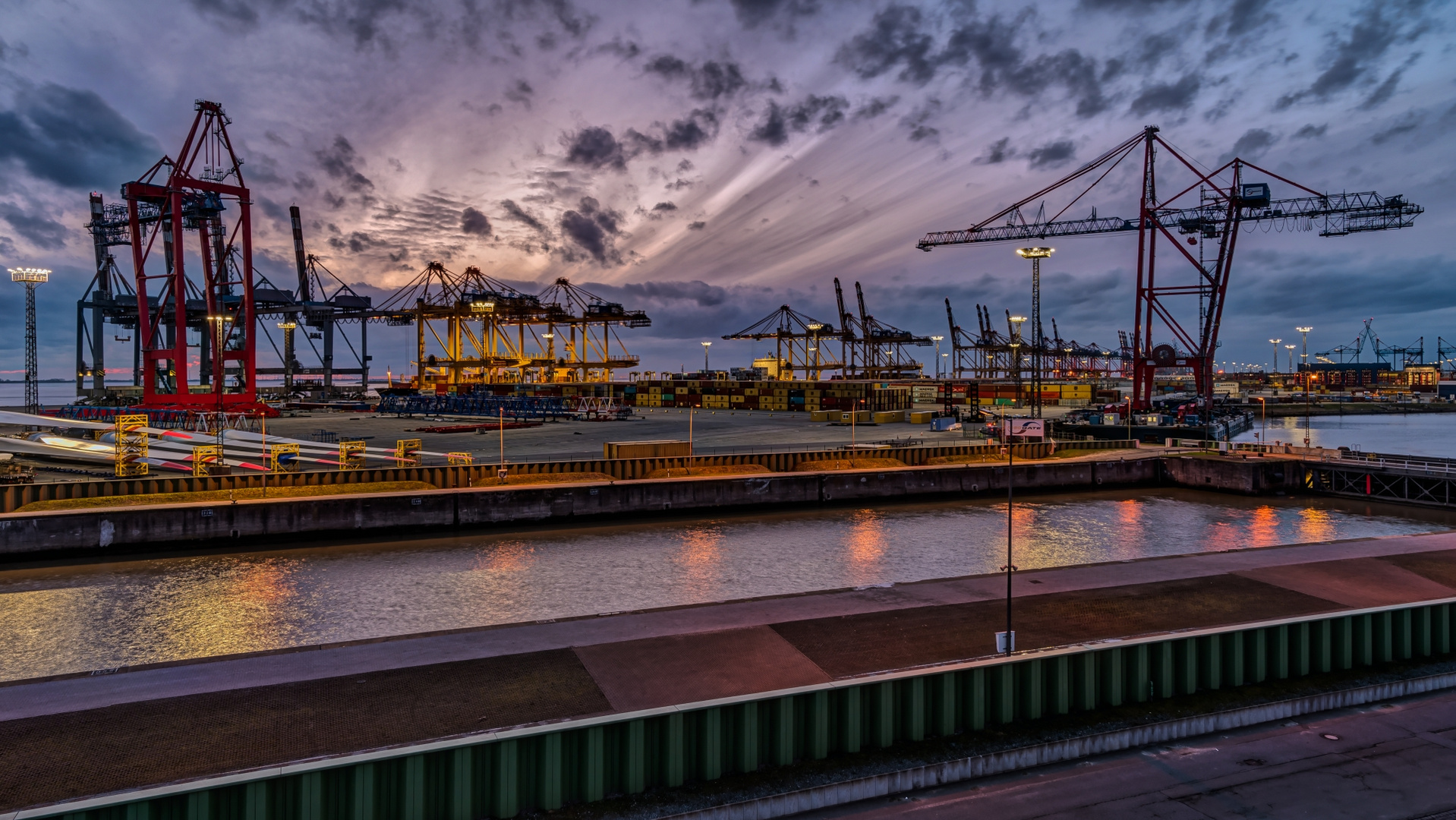 Blick vom Container-Aussichtsturm