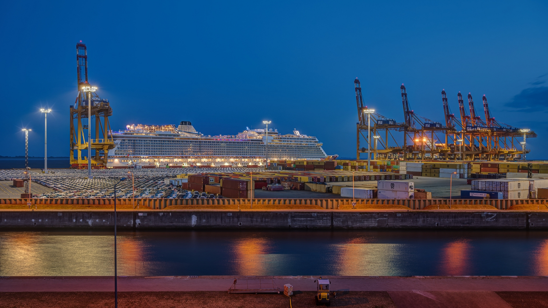 Blick vom "Container-Aussichtsturm" in Bremerhaven