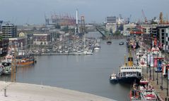 Blick vom Dach des Klimahauses auf den alten Hafen in Bremerhaven