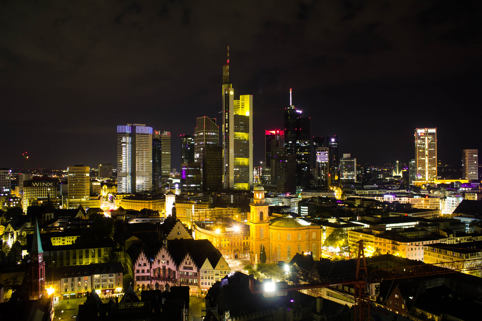 Blick vom Dom auf die Frankfurter Skyline