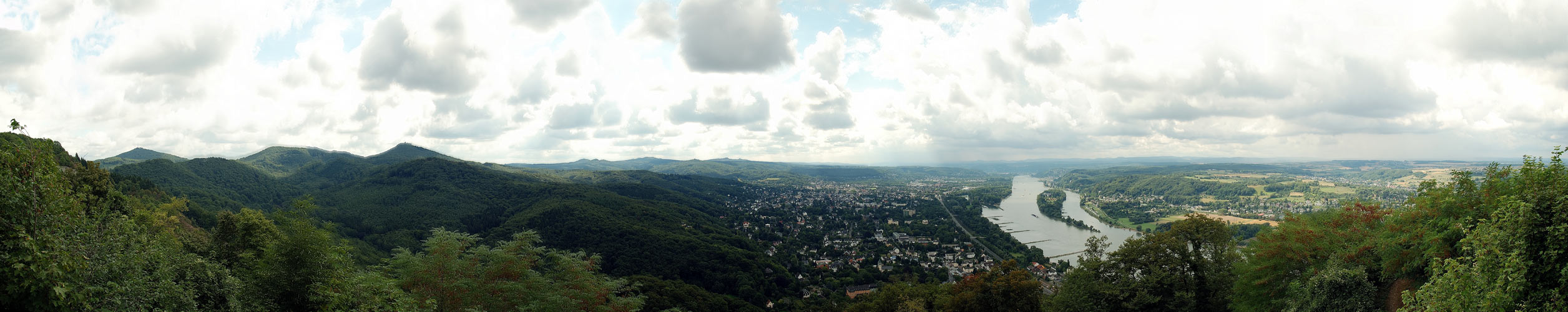 Blick vom Drachenfels ...