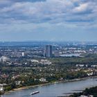 Blick vom Drachenfels nach Bonn zum Posttower