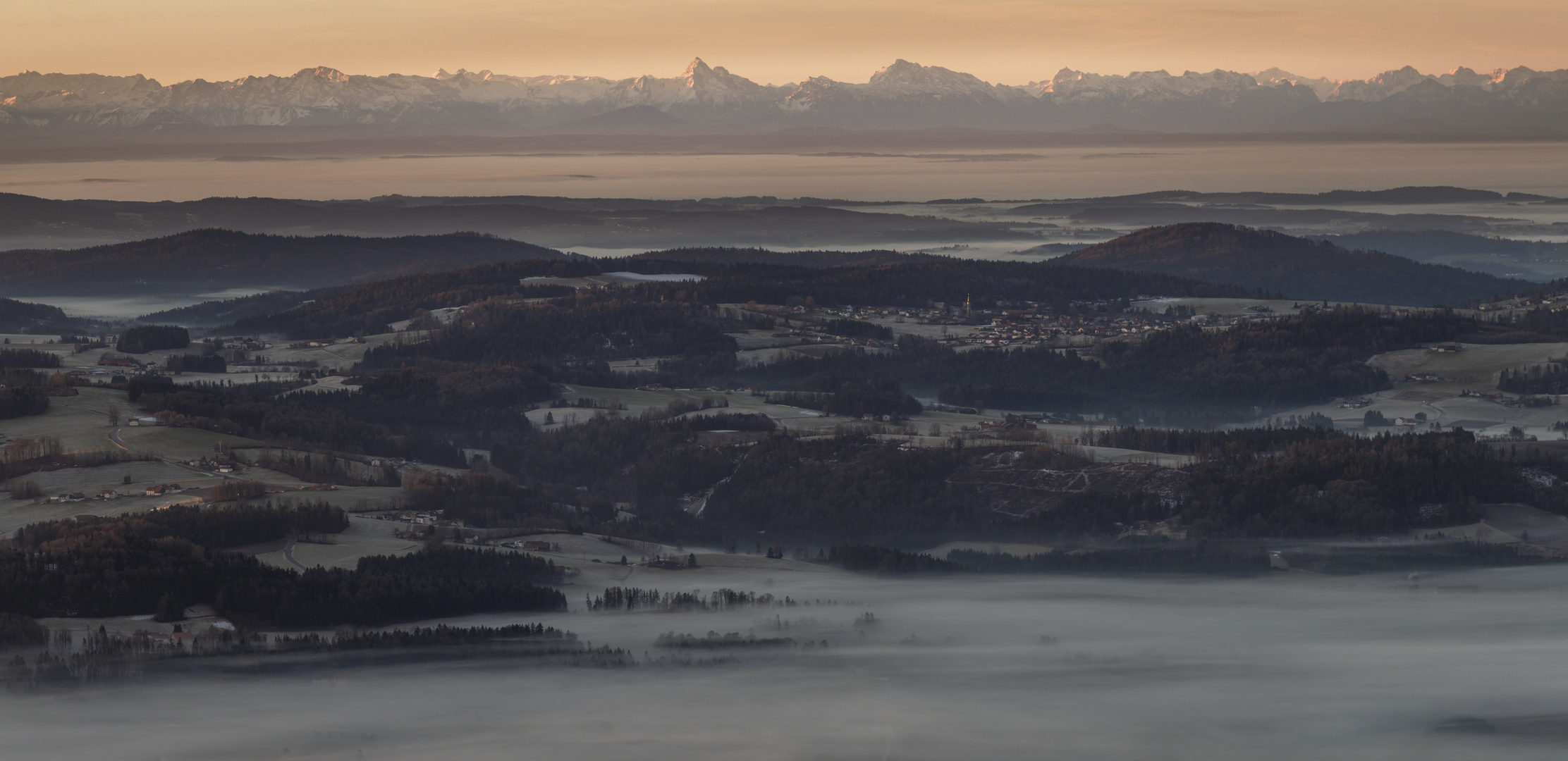 Blick vom Dreisessel im Bayerischen Wald in Richtung Alpen 