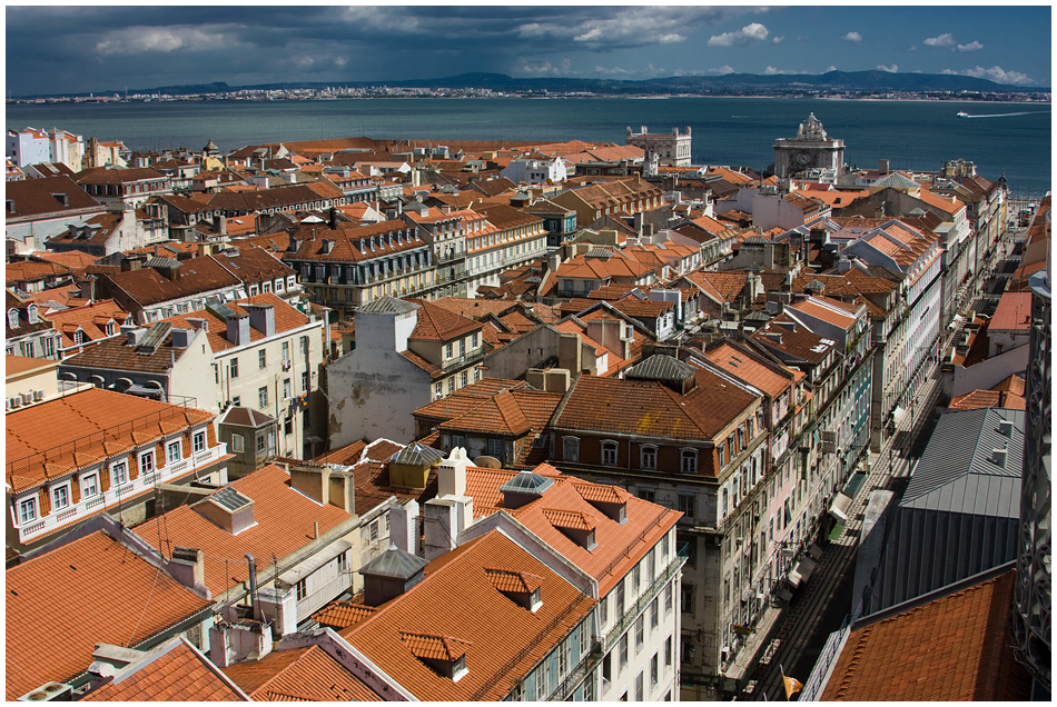 Blick vom Elevador do Carmo